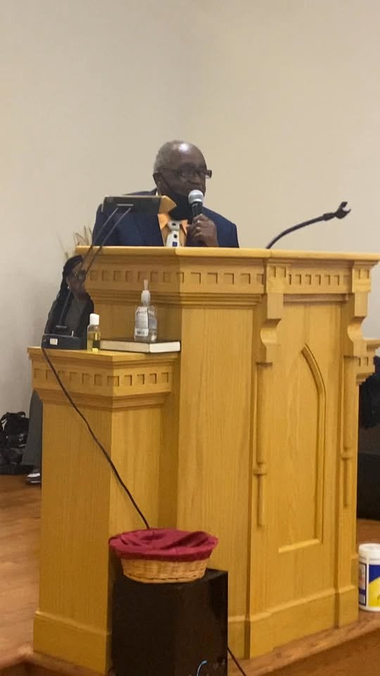Bishop Frank McRae preaching at Fellowship Evangelistic Church